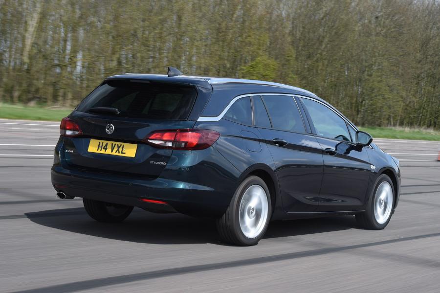  Vauxhall Astra Sports Tourer BiTurbo 2016 года  (фото 24 из 30)